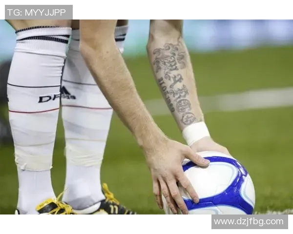 足球明星腿上纹身揭秘哪位球星的腿部艺术最引人注目